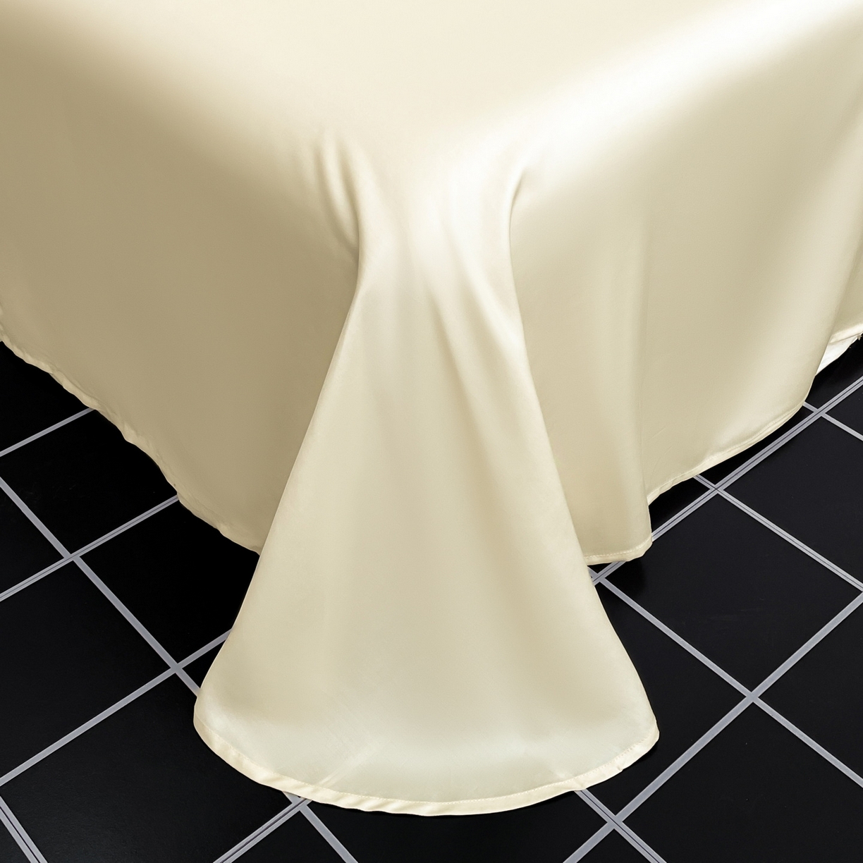 91家纺网 家纺一手货源 找家纺 慕晨 2026新款莱赛尔数码印高级简奢卡通大版印花丝滑被套四件套 三只熊--米白