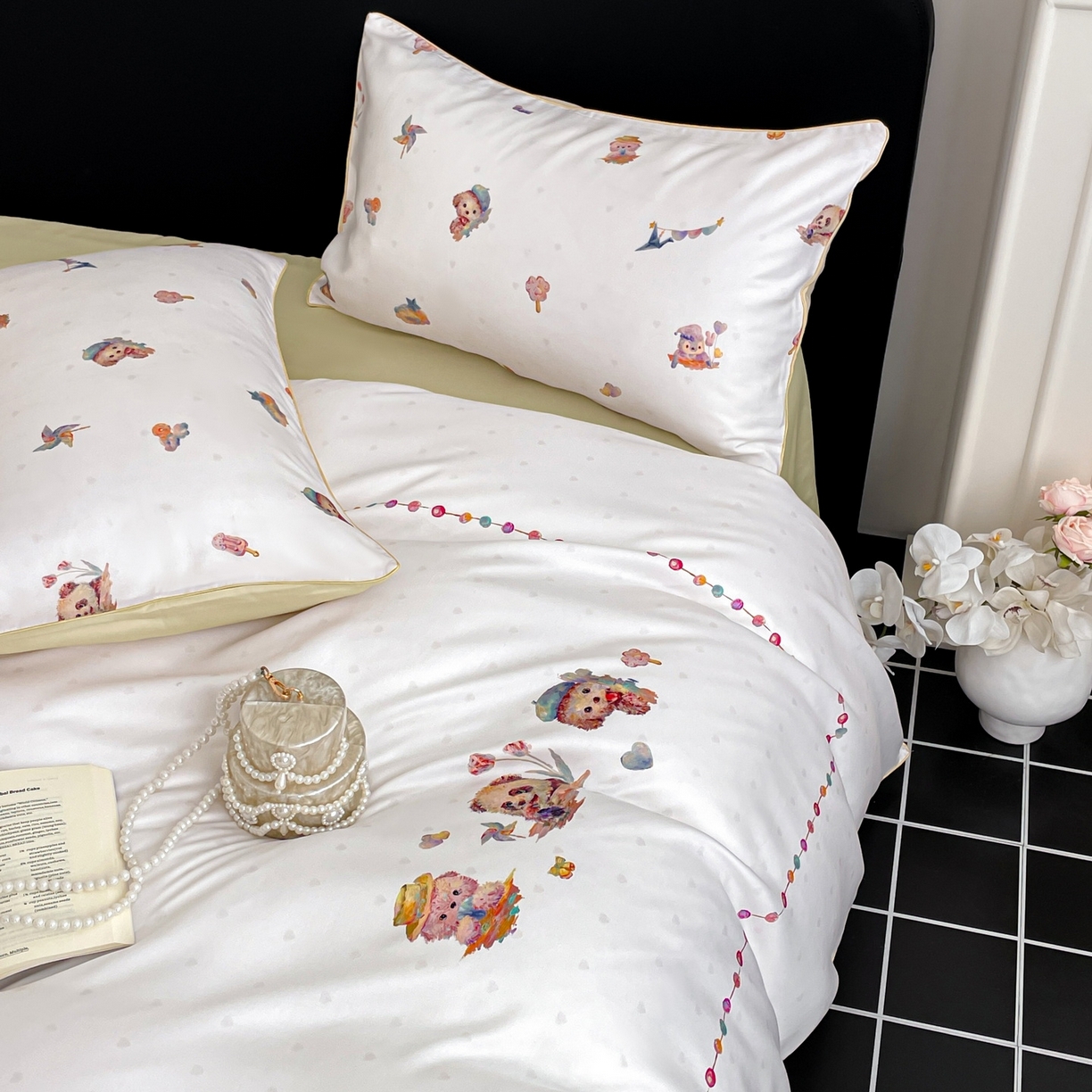 91家纺网 家纺一手货源 找家纺 慕晨 2026新款莱赛尔数码印高级简奢卡通大版印花丝滑被套四件套 三只熊--米白