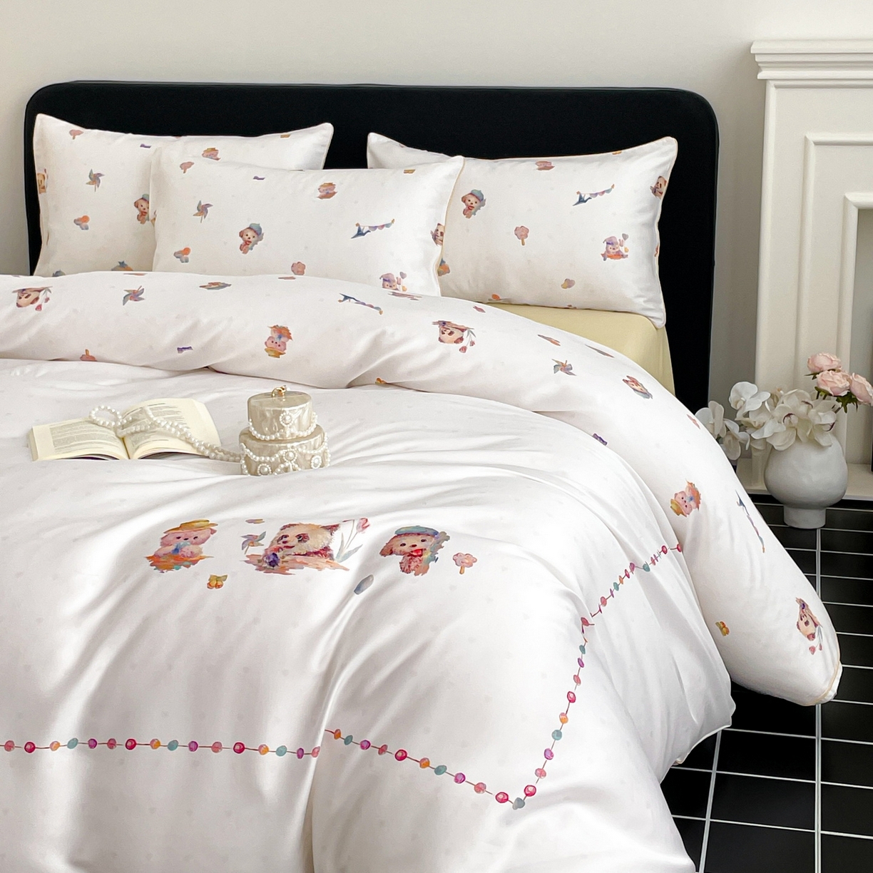 91家纺网 家纺一手货源 找家纺 慕晨 2026新款莱赛尔数码印高级简奢卡通大版印花丝滑被套四件套 三只熊--米白