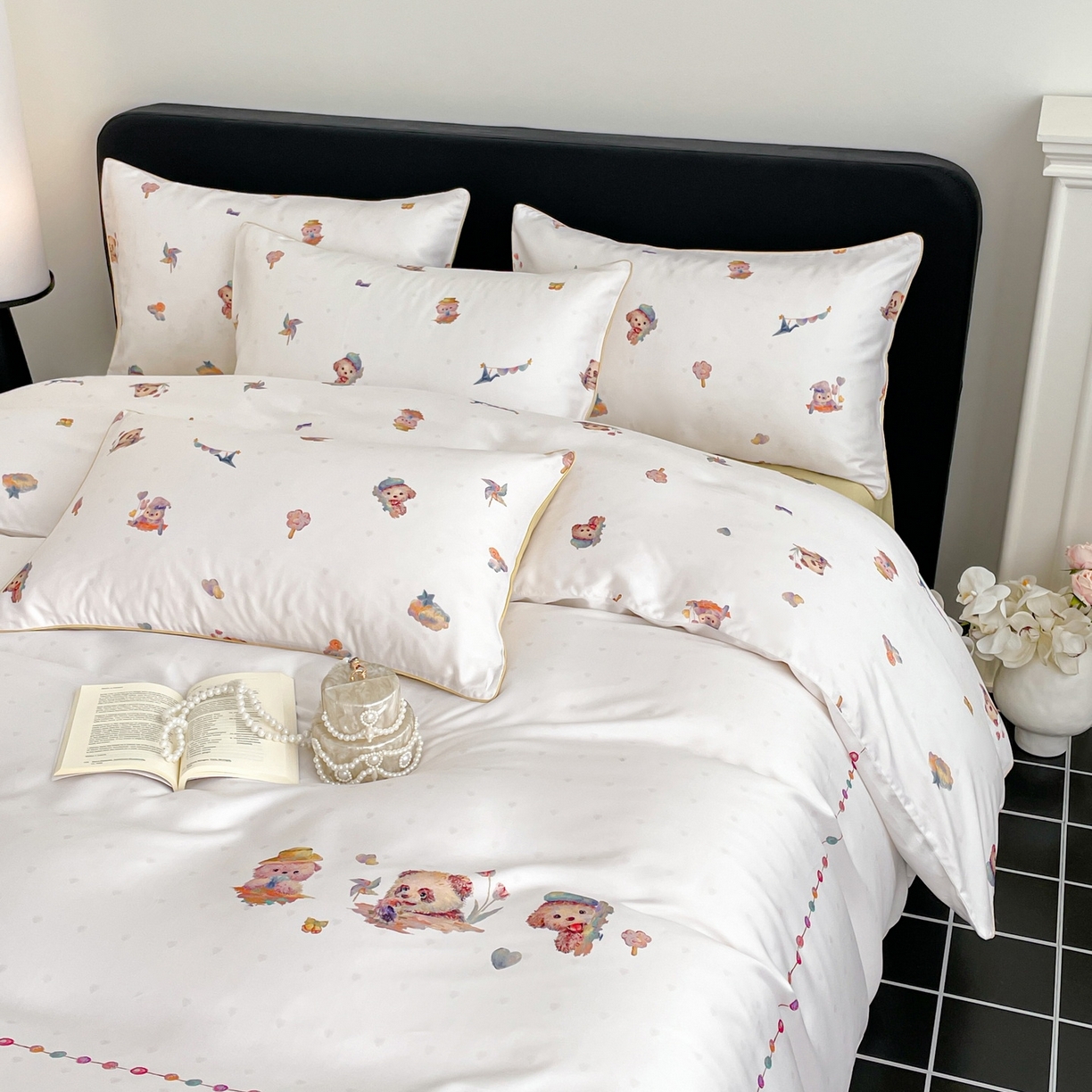 91家纺网 家纺一手货源 找家纺 慕晨 2026新款莱赛尔数码印高级简奢卡通大版印花丝滑被套四件套 三只熊--米白