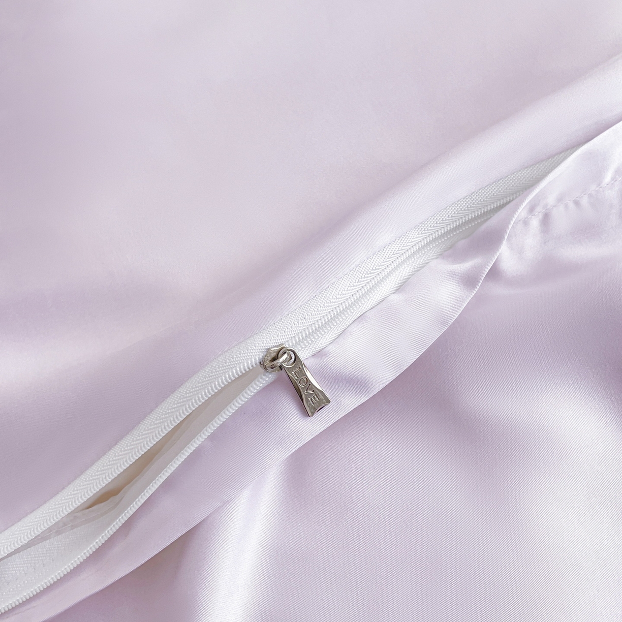 91家纺网 家纺一手货源 找家纺 慕晨 2026新款莱赛尔数码印高级简奢卡通大版印花丝滑被套四件套 蝶舞