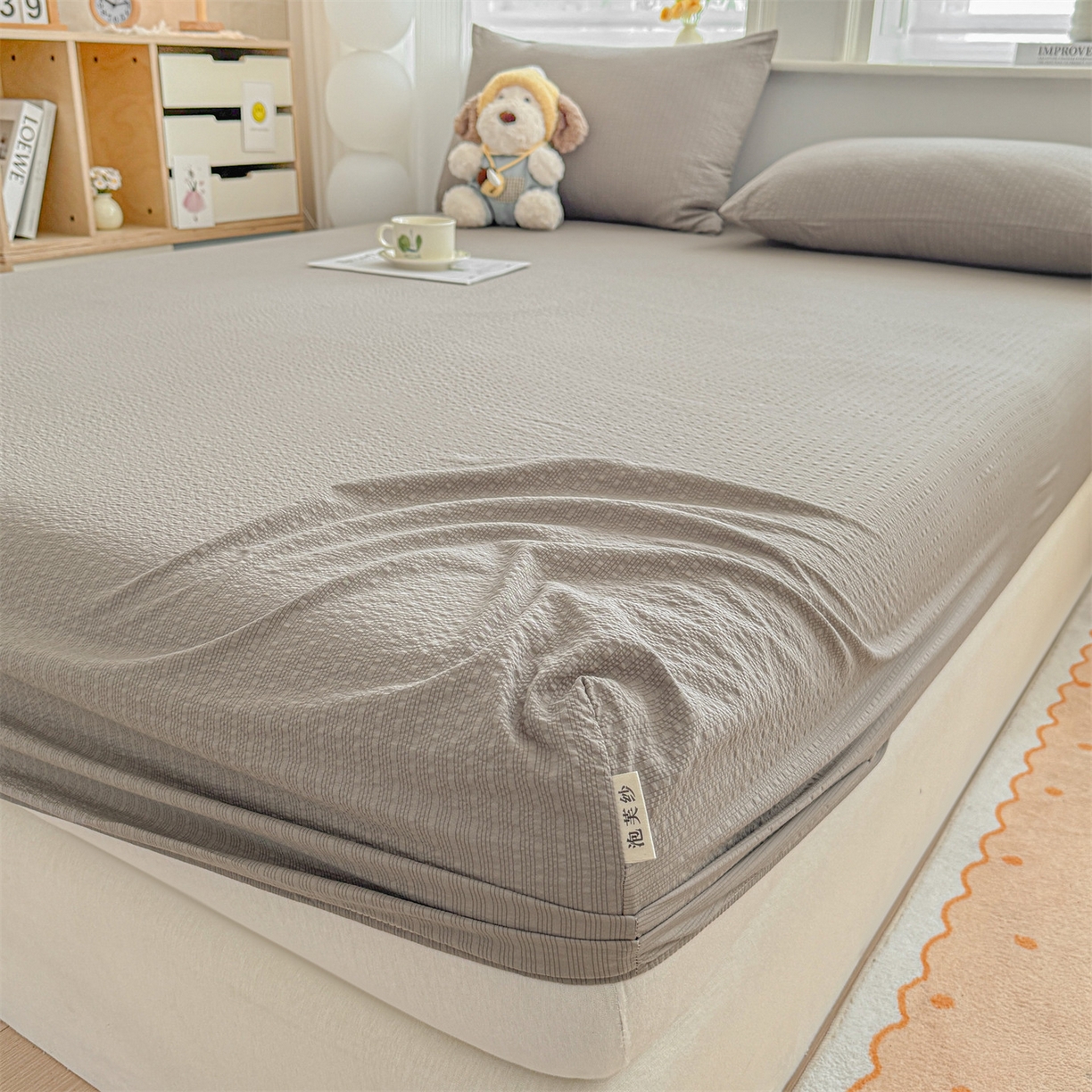 91家纺网 家纺一手货源 找家纺 女子家纺 2026新款亲肤泡芙纱印花床笠单床笠床笠单件 陨石灰