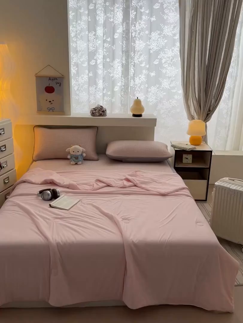 91家纺网 家纺一手货源 找家纺 （总）欧邦 2026新款华夫格小熊系列凉感冰豆豆凉席绑带款夏被套件