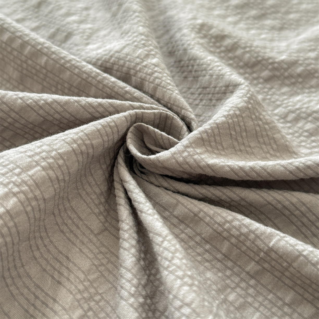 91家纺网 家纺一手货源 找家纺 女子家纺 2026新款亲肤泡芙纱印花床笠单床笠床笠单件 陨石灰