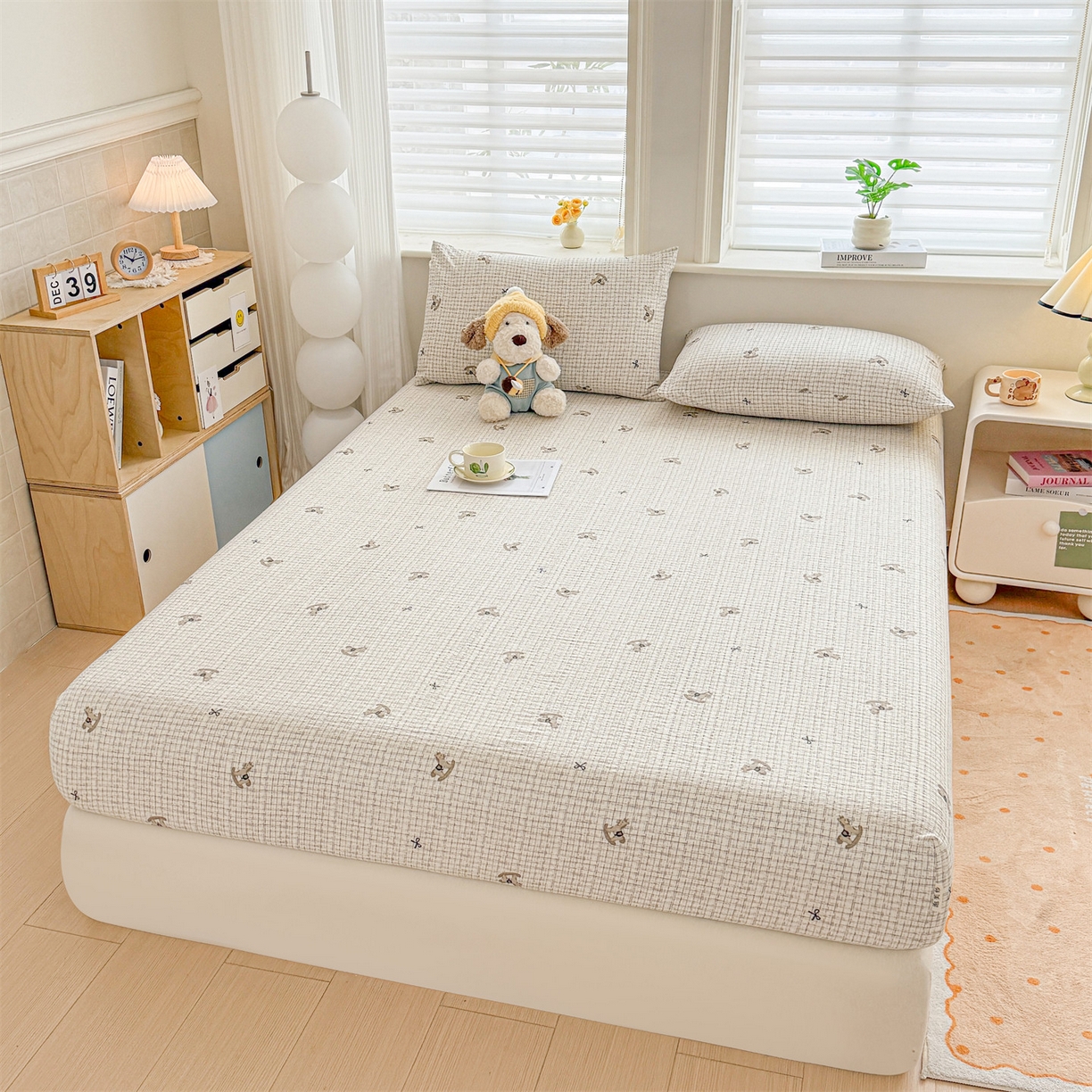 91家纺网 家纺一手货源 找家纺 女子家纺 2026新款亲肤泡芙纱印花床笠单床笠床笠单件 织纹木马