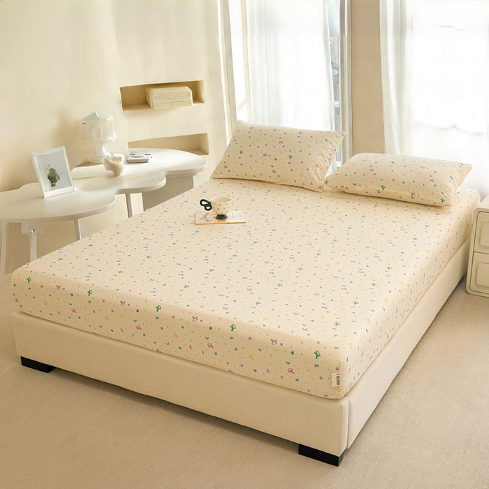 91家纺网 家纺一手货源 找家纺 几禾 2026新款高克重泡芙纱~印花款（单床笠）浅糯系列-110g CL浅糯-摇摇木马