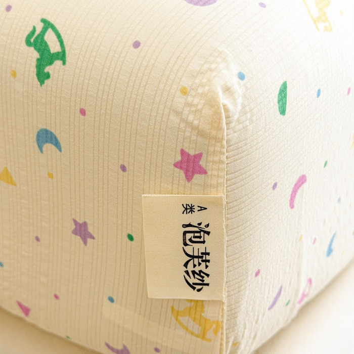 91家纺网 家纺一手货源 找家纺 几禾 2026新款高克重泡芙纱~印花款（单床笠）浅糯系列-110g CL浅糯-摇摇木马