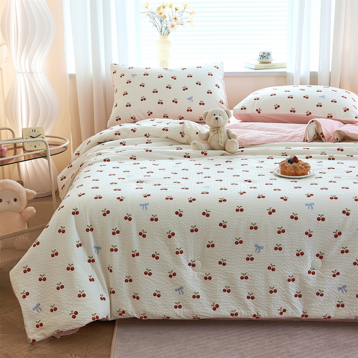 91家纺网 家纺一手货源 找家纺 铺尚美家纺 2026新款泡芙棉夏被四件套泡芙纱单夏被空调被夏凉被-印花 红樱桃