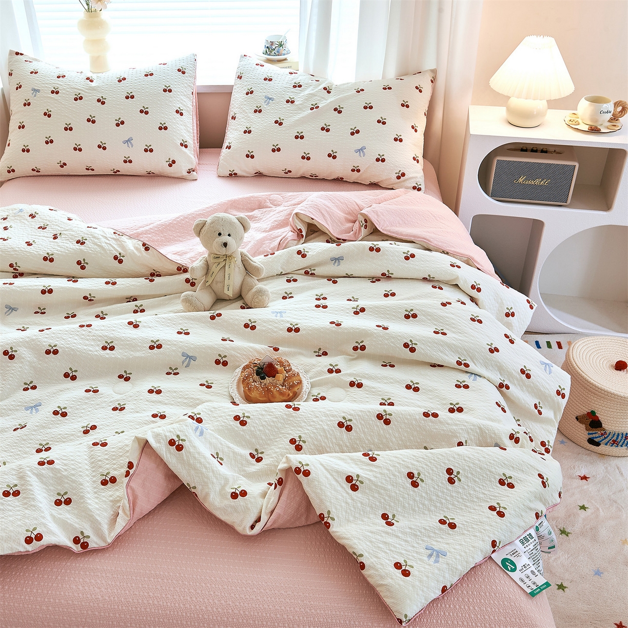 91家纺网 家纺一手货源 找家纺 铺尚美家纺 2026新款泡芙棉夏被四件套泡芙纱单夏被空调被夏凉被-印花 红樱桃