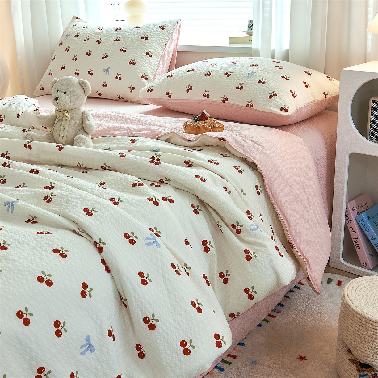 91家纺网 家纺一手货源 找家纺 铺尚美家纺 2026新款泡芙棉夏被四件套泡芙纱单夏被空调被夏凉被-印花 红樱桃