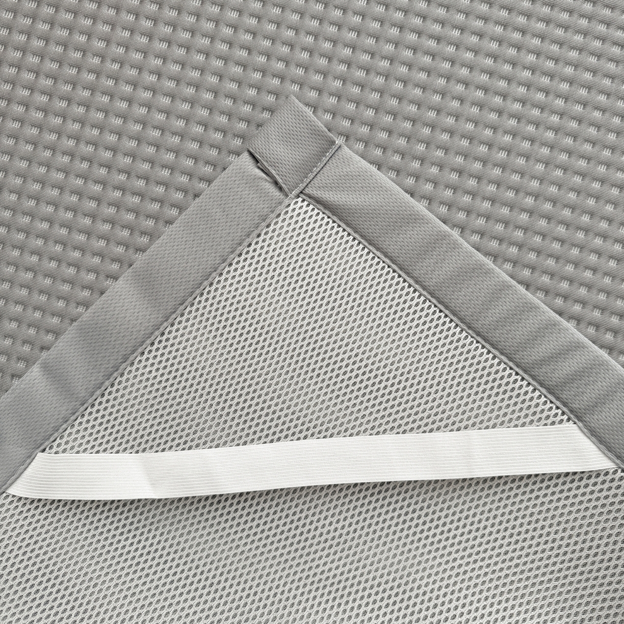 91家纺网 家纺一手货源 找家纺 欧邦 2026新款华夫格小熊系列凉感冰豆豆凉席绑带款夏被套件 小熊极致灰