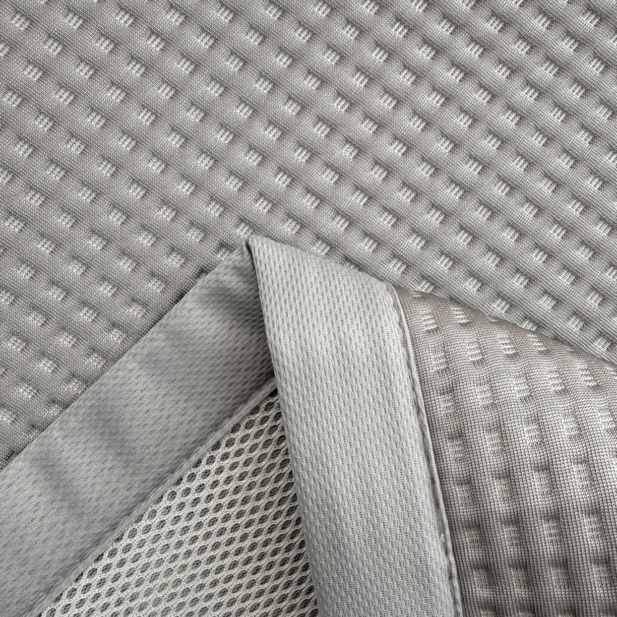 91家纺网 家纺一手货源 找家纺 欧邦 2026新款华夫格小熊系列凉感冰豆豆凉席绑带款夏被套件 小熊极致灰