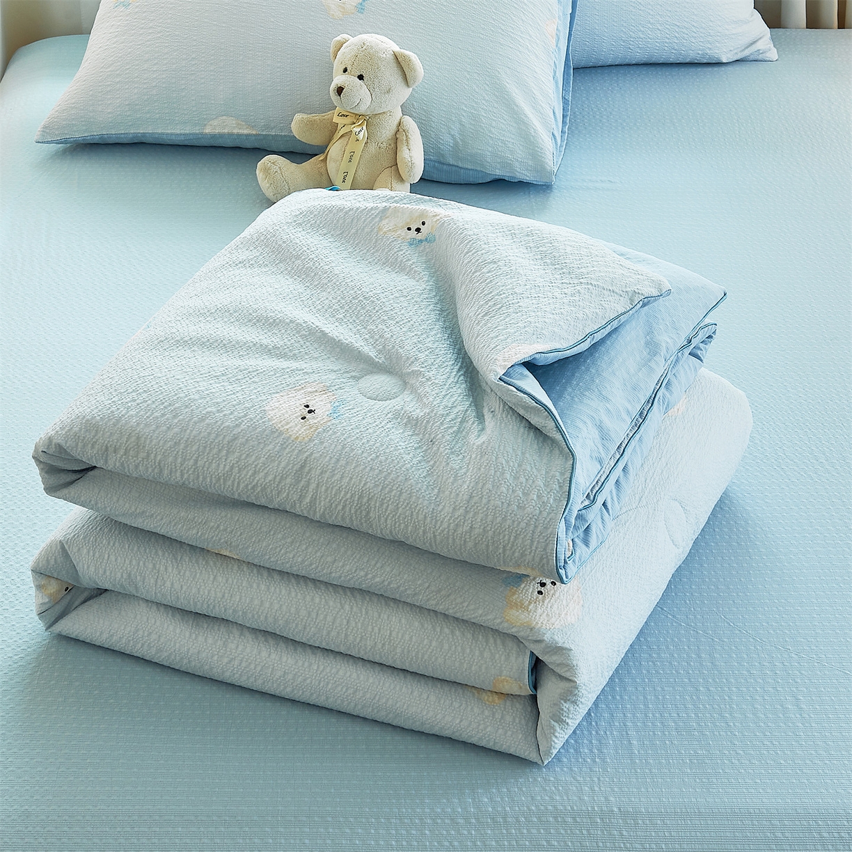 91家纺网 家纺一手货源 找家纺 铺尚美家纺 2026新款泡芙棉夏被四件套泡芙纱单夏被空调被夏凉被-印花 蓝领结狗