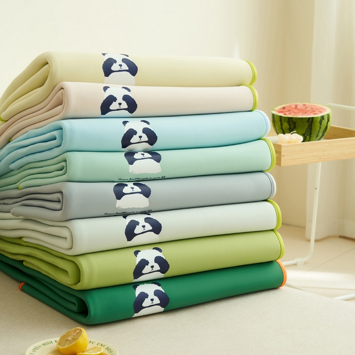 91家纺网 家纺一手货源 找家纺 晨曦家纺 2026新款可爱熊猫冻冻凉感席3D空气感凉席席子 组合图仅供展示不可下单