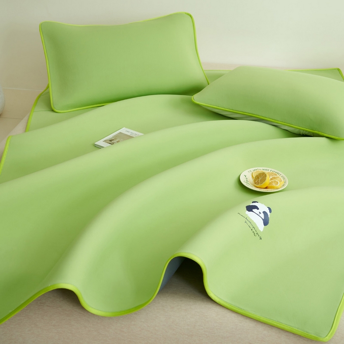 91家纺网 家纺一手货源 找家纺 晨曦家纺 2026新款可爱熊猫冻冻凉感席3D空气感凉席席子 熊猫冻感席-果冻苹果绿