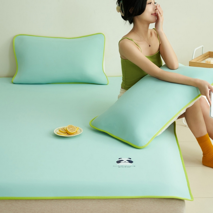 91家纺网 家纺一手货源 找家纺 晨曦家纺 2026新款可爱熊猫冻冻凉感席3D空气感凉席席子 熊猫冻感席-盛夏冰蓝