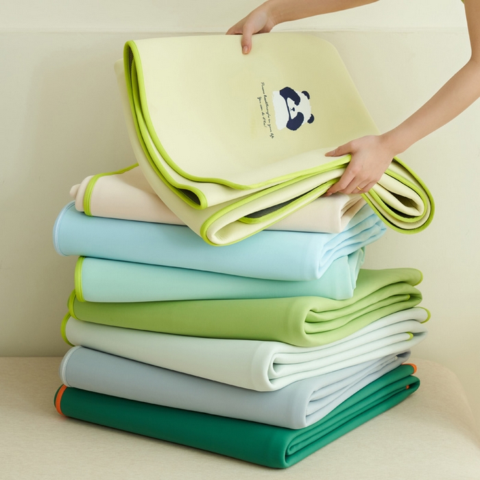 91家纺网 家纺一手货源 找家纺 晨曦家纺 2026新款可爱熊猫冻冻凉感席3D空气感凉席席子 组合图仅供展示不可下单