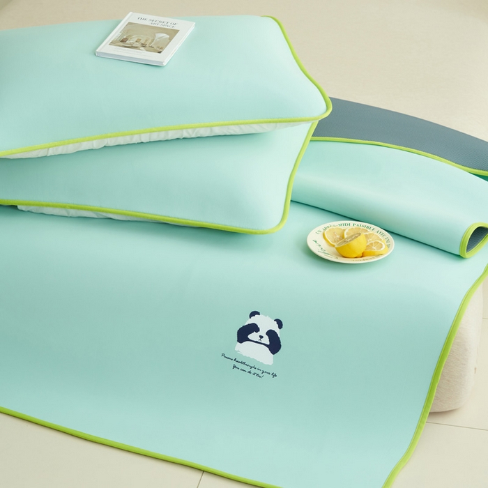 91家纺网 家纺一手货源 找家纺 晨曦家纺 2026新款可爱熊猫冻冻凉感席3D空气感凉席席子 熊猫冻感席-盛夏冰蓝