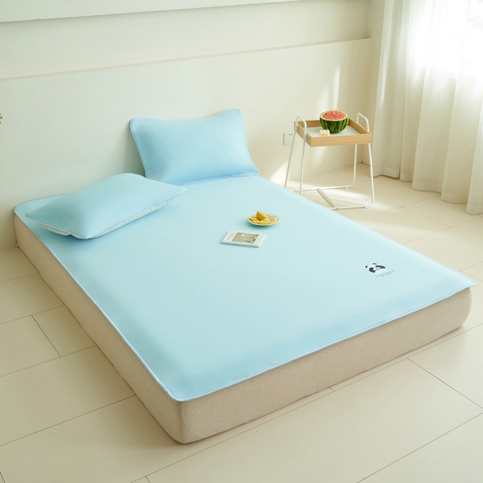 91家纺网 家纺一手货源 找家纺 晨曦家纺 2026新款可爱熊猫冻冻凉感席3D空气感凉席席子 熊猫冻感席-经典天空蓝