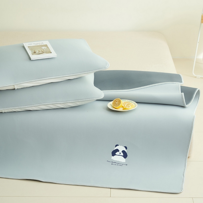 91家纺网 家纺一手货源 找家纺 晨曦家纺 2026新款可爱熊猫冻冻凉感席3D空气感凉席席子 熊猫冻感席-夏日高级灰