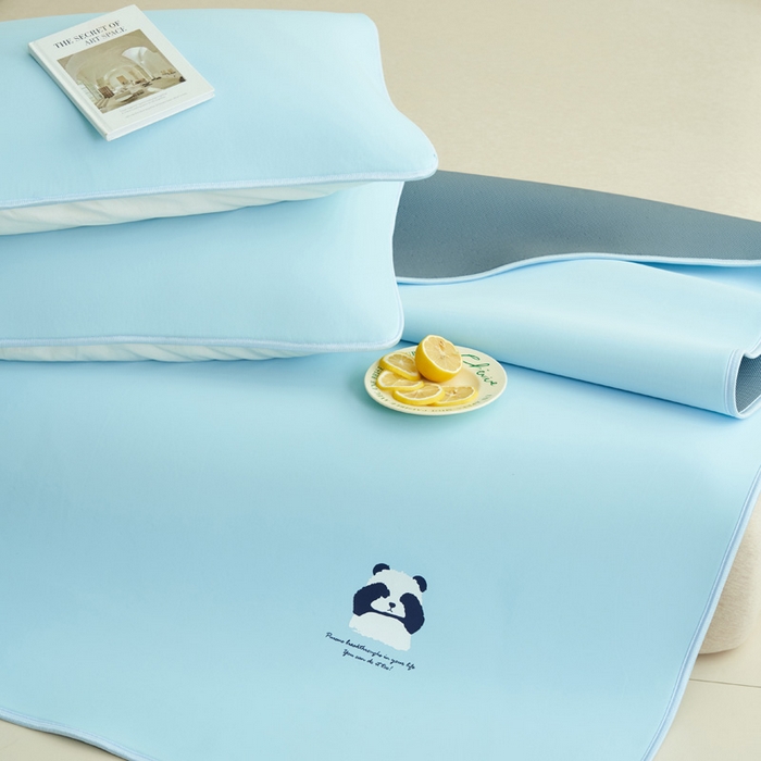 91家纺网 家纺一手货源 找家纺 晨曦家纺 2026新款可爱熊猫冻冻凉感席3D空气感凉席席子 熊猫冻感席-经典天空蓝