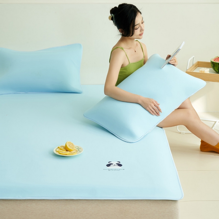 91家纺网 家纺一手货源 找家纺 晨曦家纺 2026新款可爱熊猫冻冻凉感席3D空气感凉席席子 熊猫冻感席-经典天空蓝