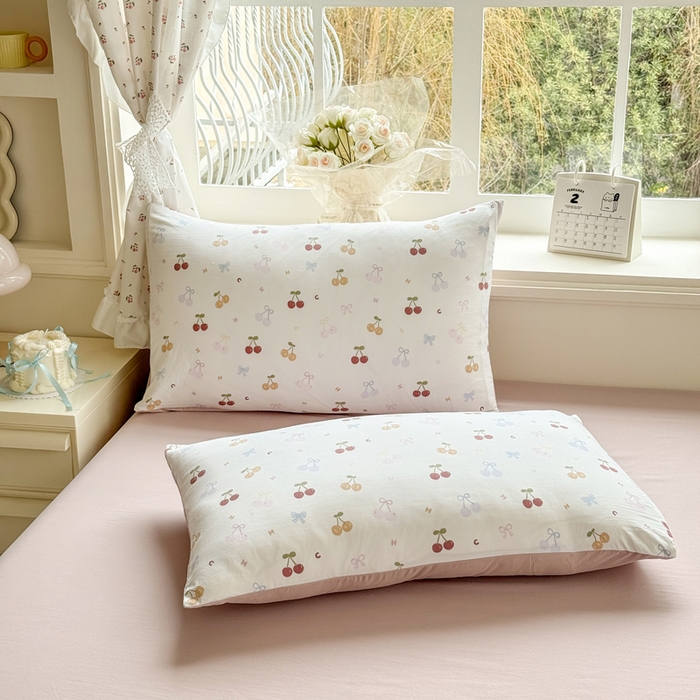 91家纺网 家纺一手货源 找家纺 诗黛尔 2026新款学生季仙女小花卉植物卡通云朵棉四件套三件套（二） 春日甜樱