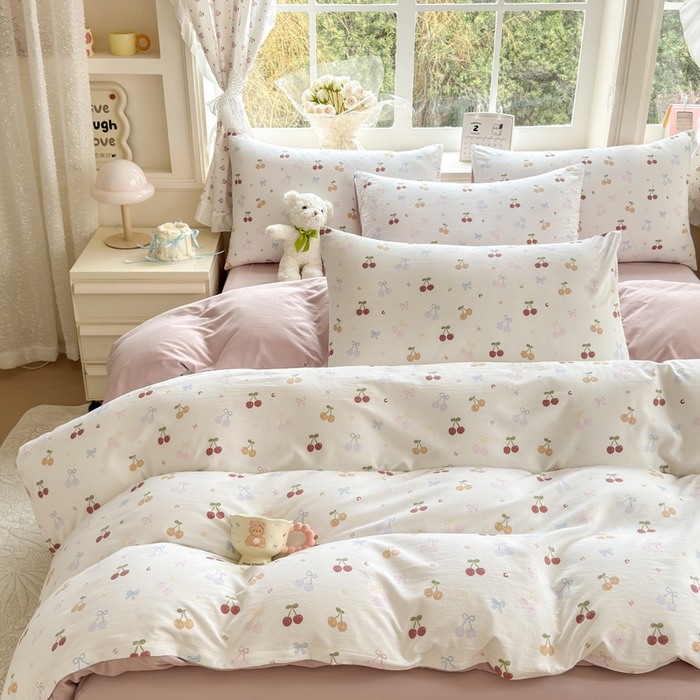 91家纺网 家纺一手货源 找家纺 诗黛尔 2026新款学生季仙女小花卉植物卡通云朵棉四件套三件套（二） 春日甜樱