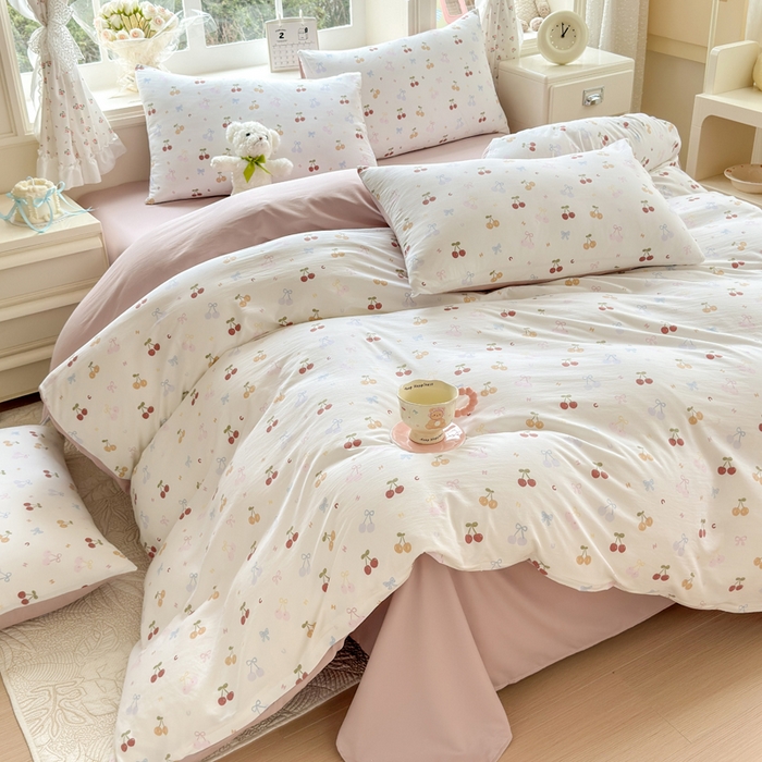 91家纺网 家纺一手货源 找家纺 诗黛尔 2026新款学生季仙女小花卉植物卡通云朵棉四件套三件套（二） 春日甜樱
