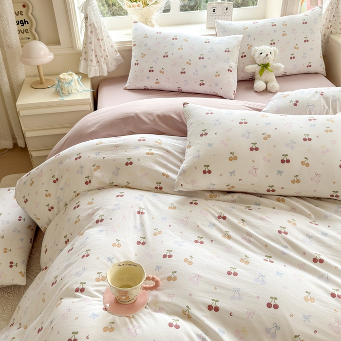 91家纺网 家纺一手货源 找家纺 诗黛尔 2026新款学生季仙女小花卉植物卡通云朵棉四件套三件套（二） 春日甜樱