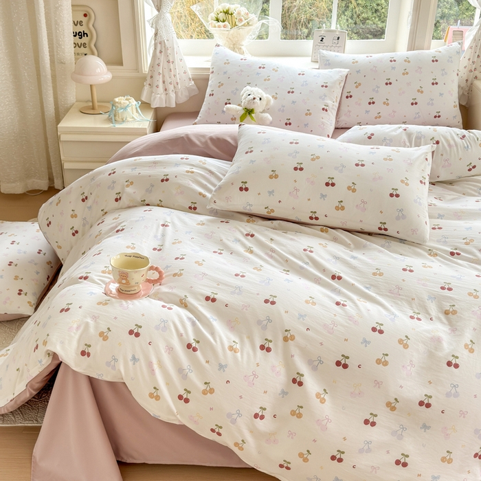 91家纺网 家纺一手货源 找家纺 诗黛尔 2026新款学生季仙女小花卉植物卡通云朵棉四件套三件套（二） 春日甜樱