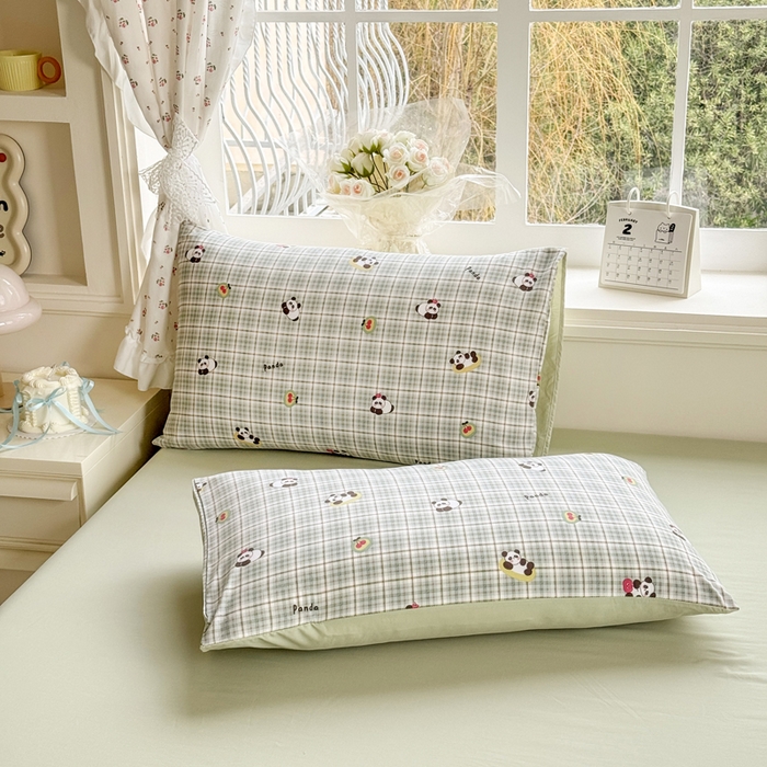 91家纺网 家纺一手货源 找家纺 诗黛尔 2026新款学生季仙女小花卉植物卡通云朵棉四件套三件套（二） 快乐熊猫