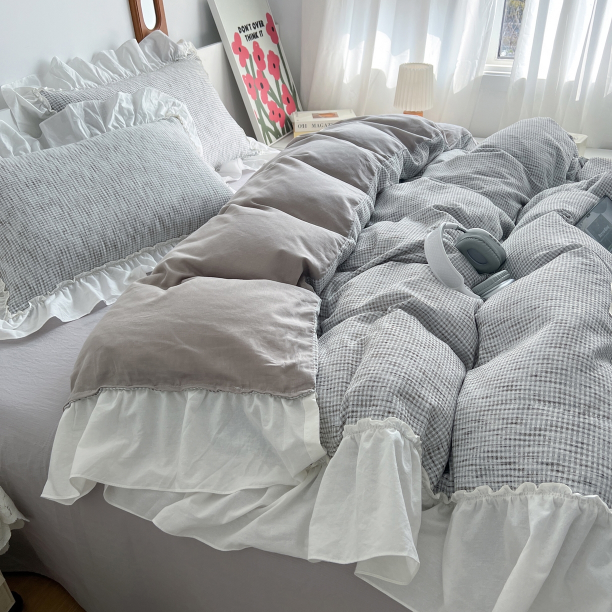 91家纺网 家纺一手货源 找家纺 晨曦家纺 2026新款荷叶花边雪尼尔提花四件套可水洗棉四件套少女风 浅灰松烟