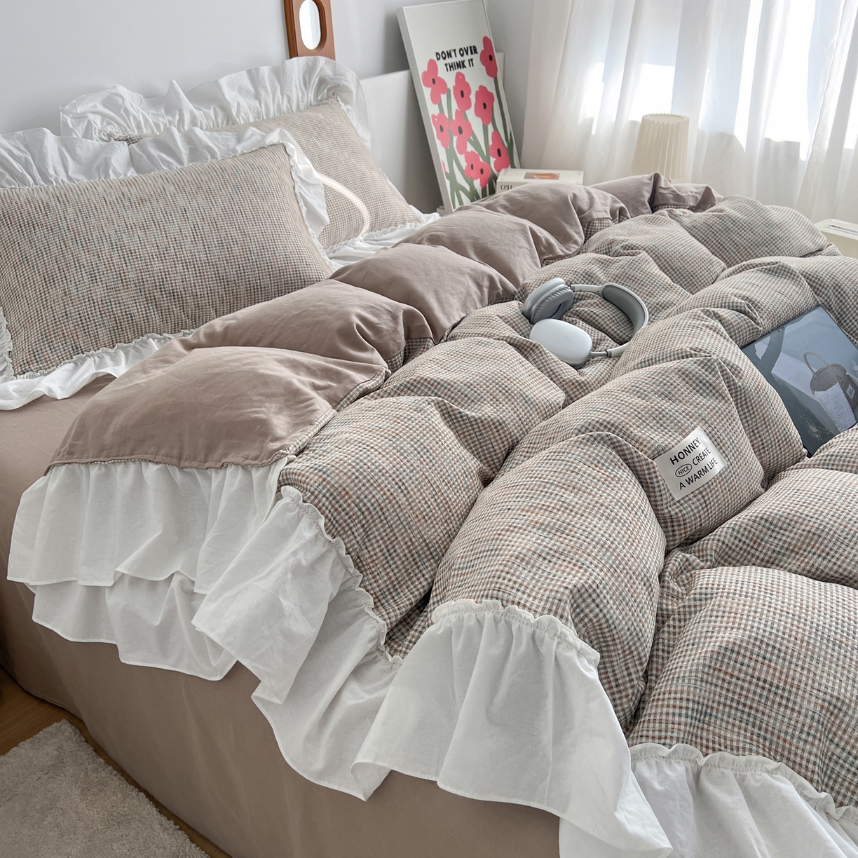 91家纺网 家纺一手货源 找家纺 晨曦家纺 2026新款荷叶花边雪尼尔提花四件套可水洗棉四件套少女风 焦糖软芙