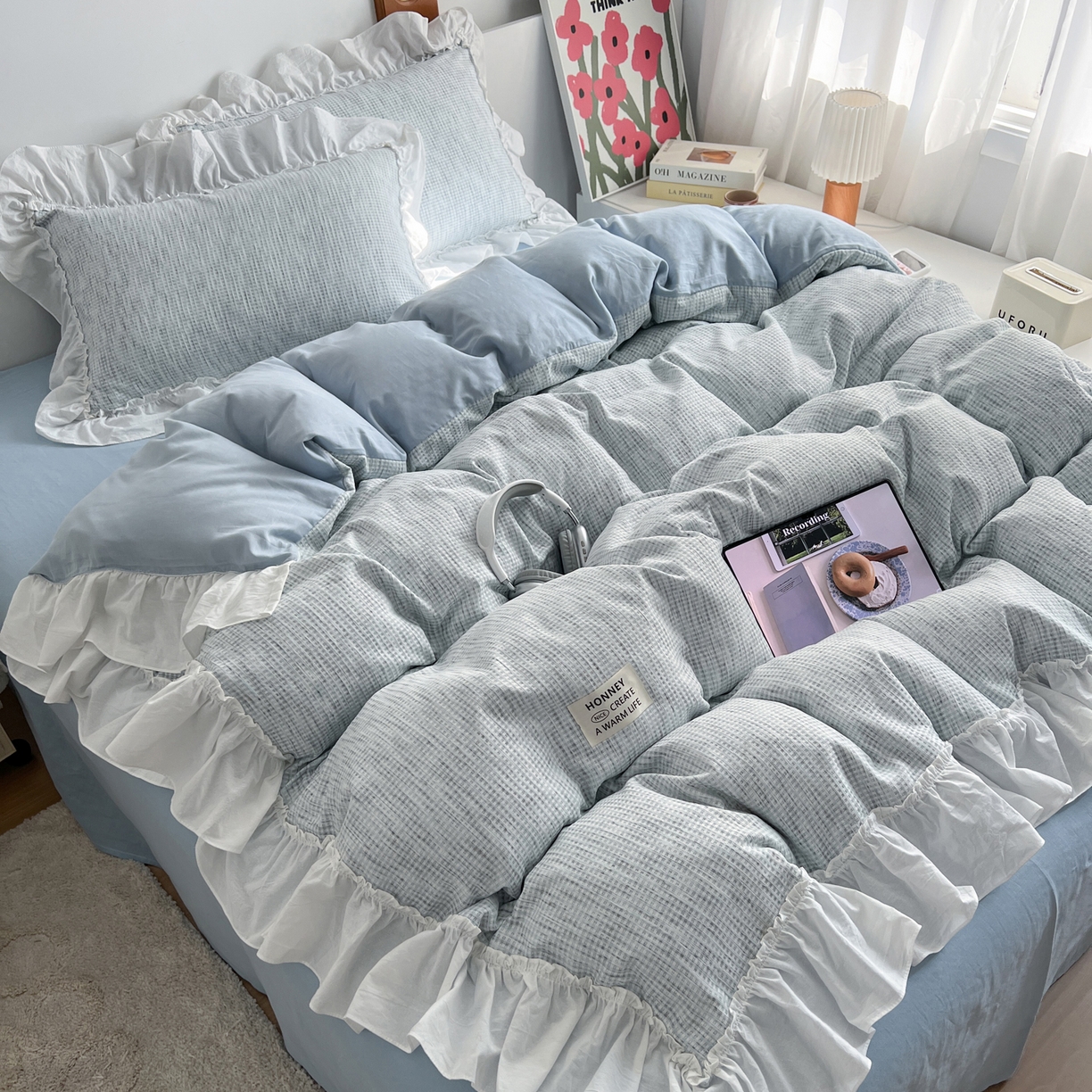 91家纺网 家纺一手货源 找家纺 晨曦家纺 2026新款荷叶花边雪尼尔提花四件套可水洗棉四件套少女风 法式奶蓝