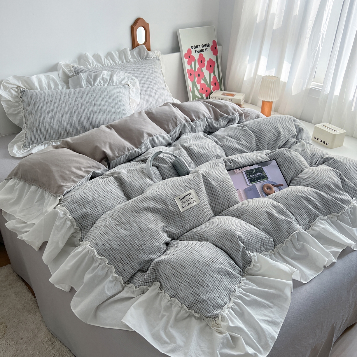 91家纺网 家纺一手货源 找家纺 晨曦家纺 2026新款荷叶花边雪尼尔提花四件套可水洗棉四件套少女风 浅灰松烟