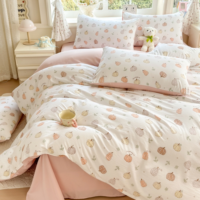 91家纺网 家纺一手货源 找家纺 诗黛尔 2026新款学生季仙女小花卉植物卡通云朵棉四件套三件套（二） 南瓜园