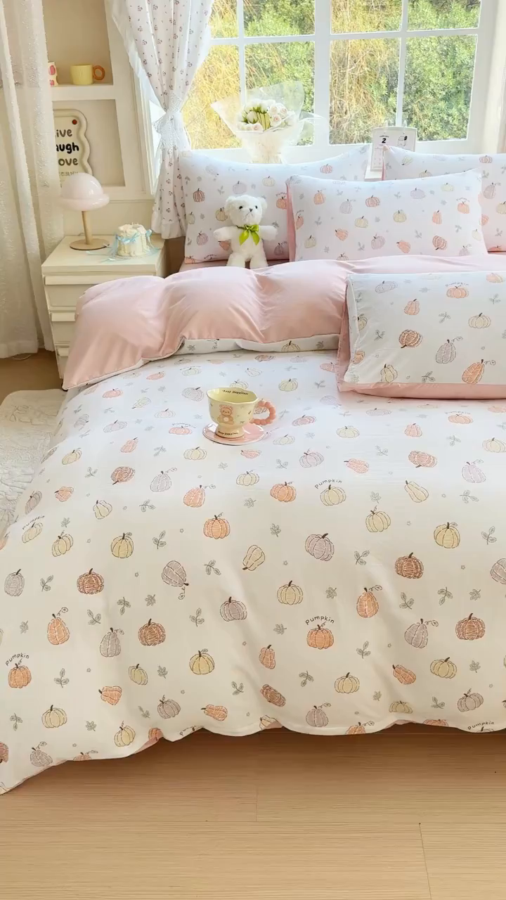 91家纺网 家纺一手货源 找家纺 诗黛尔 2026新款学生季仙女小花卉植物卡通云朵棉四件套三件套（二） 南瓜园