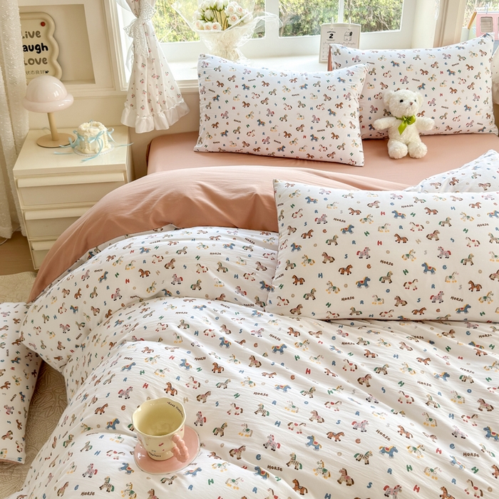 91家纺网 家纺一手货源 找家纺 诗黛尔 2026新款学生季仙女小花卉植物卡通云朵棉四件套三件套（二） 骑士马