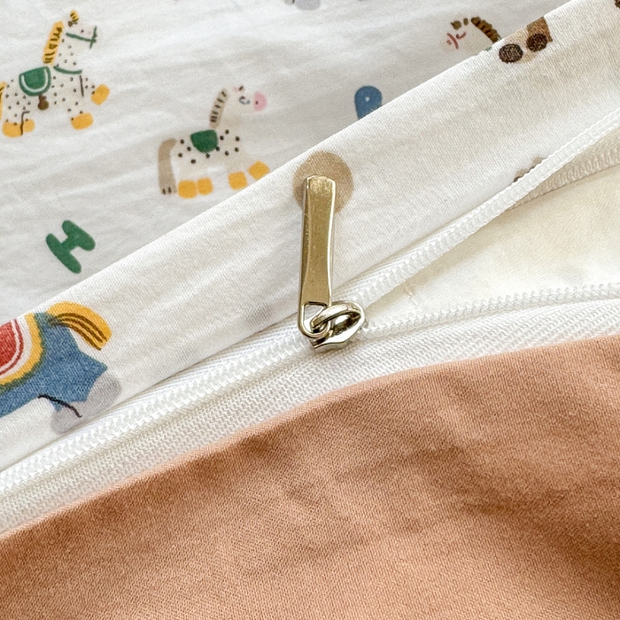 91家纺网 家纺一手货源 找家纺 诗黛尔 2026新款学生季仙女小花卉植物卡通云朵棉四件套三件套（二） 骑士马