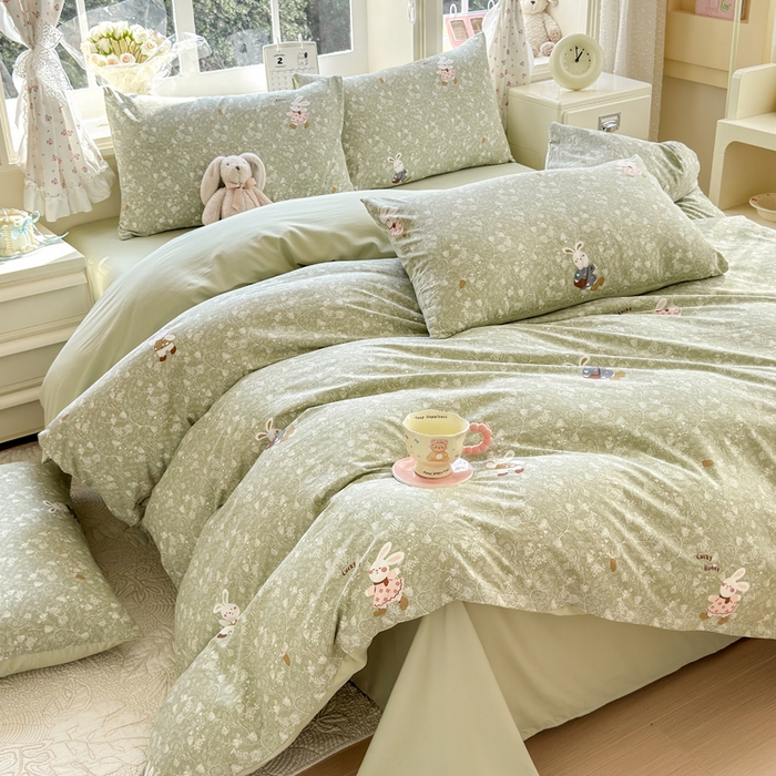 91家纺网 家纺一手货源 找家纺 诗黛尔 2026新款学生季仙女小花卉植物卡通云朵棉四件套三件套（二） 沁园-绿