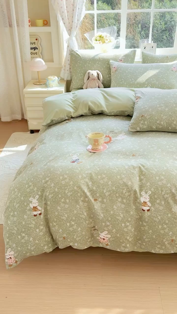 91家纺网 家纺一手货源 找家纺 诗黛尔 2026新款学生季仙女小花卉植物卡通云朵棉四件套三件套（二） 沁园-绿