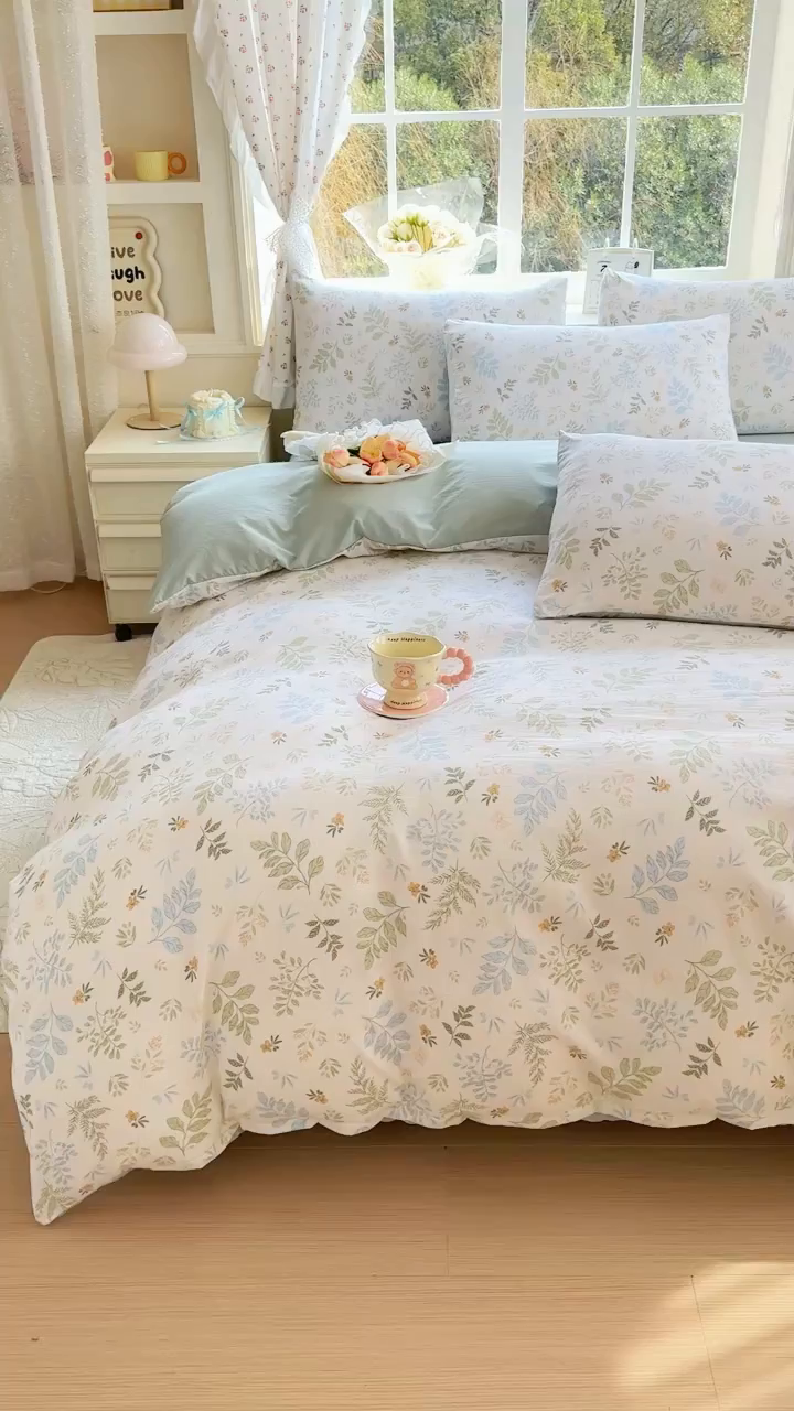 91家纺网 家纺一手货源 找家纺 诗黛尔 2026新款学生季仙女小花卉植物卡通云朵棉四件套三件套（二） 晴翠