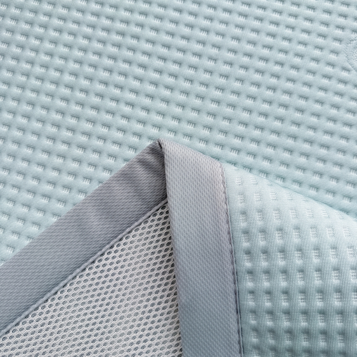 91家纺网 家纺一手货源 找家纺 欧邦 2026新款华夫格小熊系列凉感冰豆豆凉席绑带款夏被套件 小熊孔雀蓝