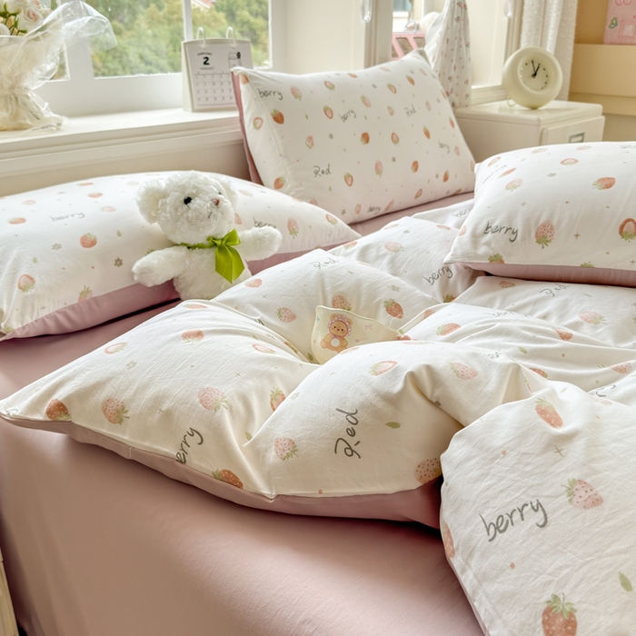 91家纺网 家纺一手货源 找家纺 诗黛尔 2026新款学生季仙女小花卉植物卡通云朵棉四件套三件套（二） 恬淡时光