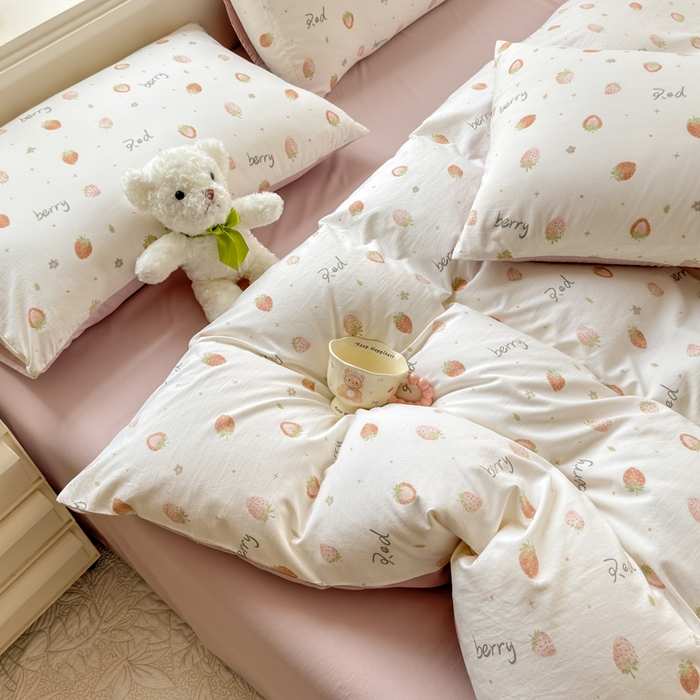 91家纺网 家纺一手货源 找家纺 诗黛尔 2026新款学生季仙女小花卉植物卡通云朵棉四件套三件套（二） 恬淡时光