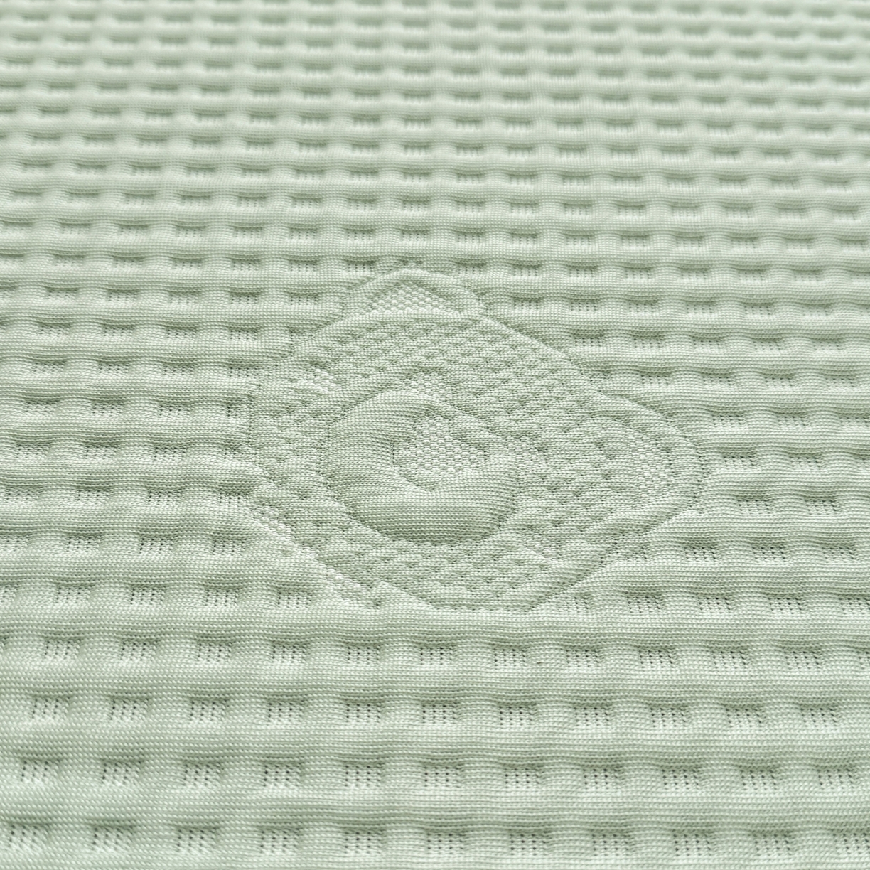 91家纺网 家纺一手货源 找家纺 欧邦 2026新款华夫格小熊系列凉感冰豆豆凉席绑带款夏被套件 小熊水绿