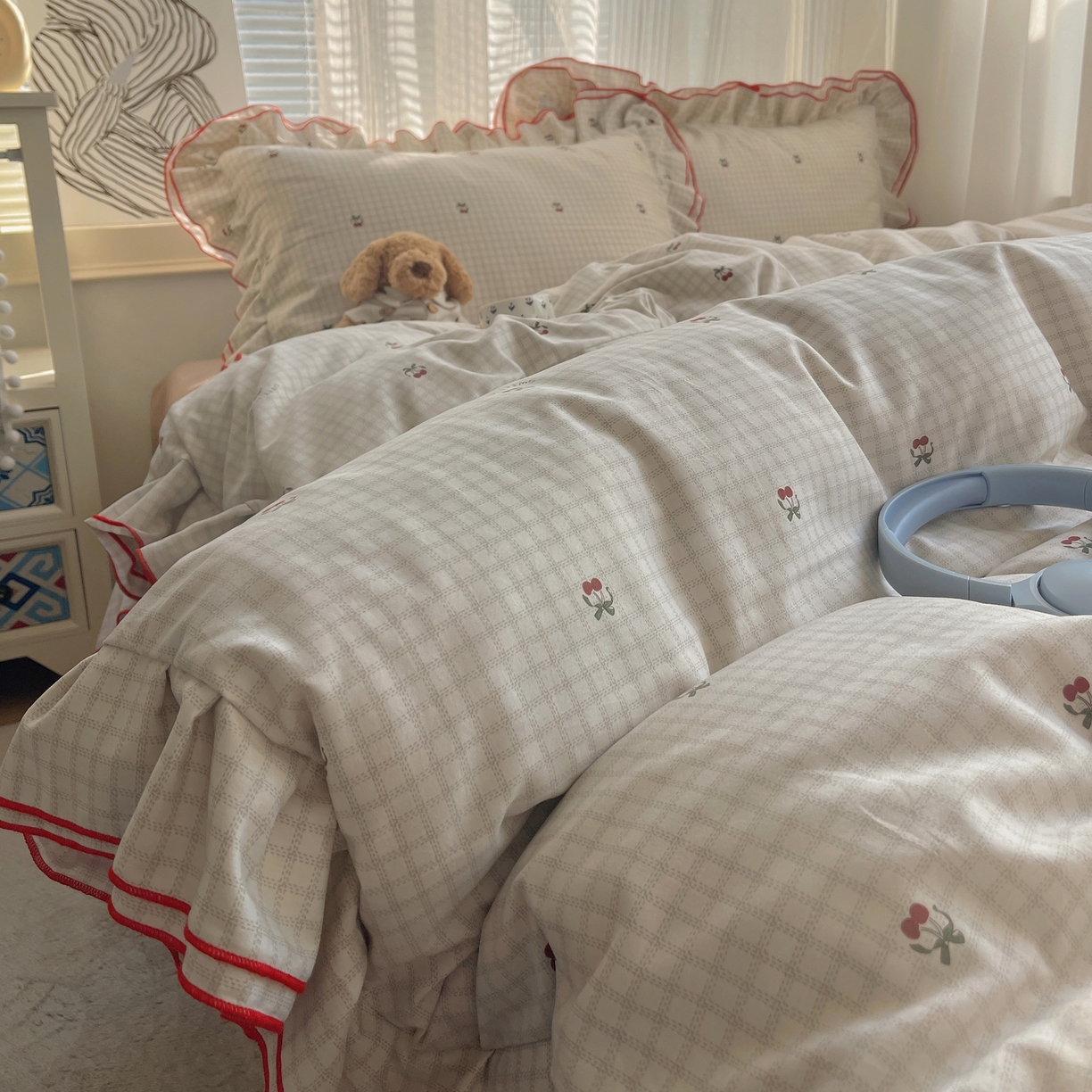 91家纺网 家纺一手货源 找家纺 瑞莱 （持续上新）2026新款舒柔水洗棉小清新双层花边四件套 红樱桃