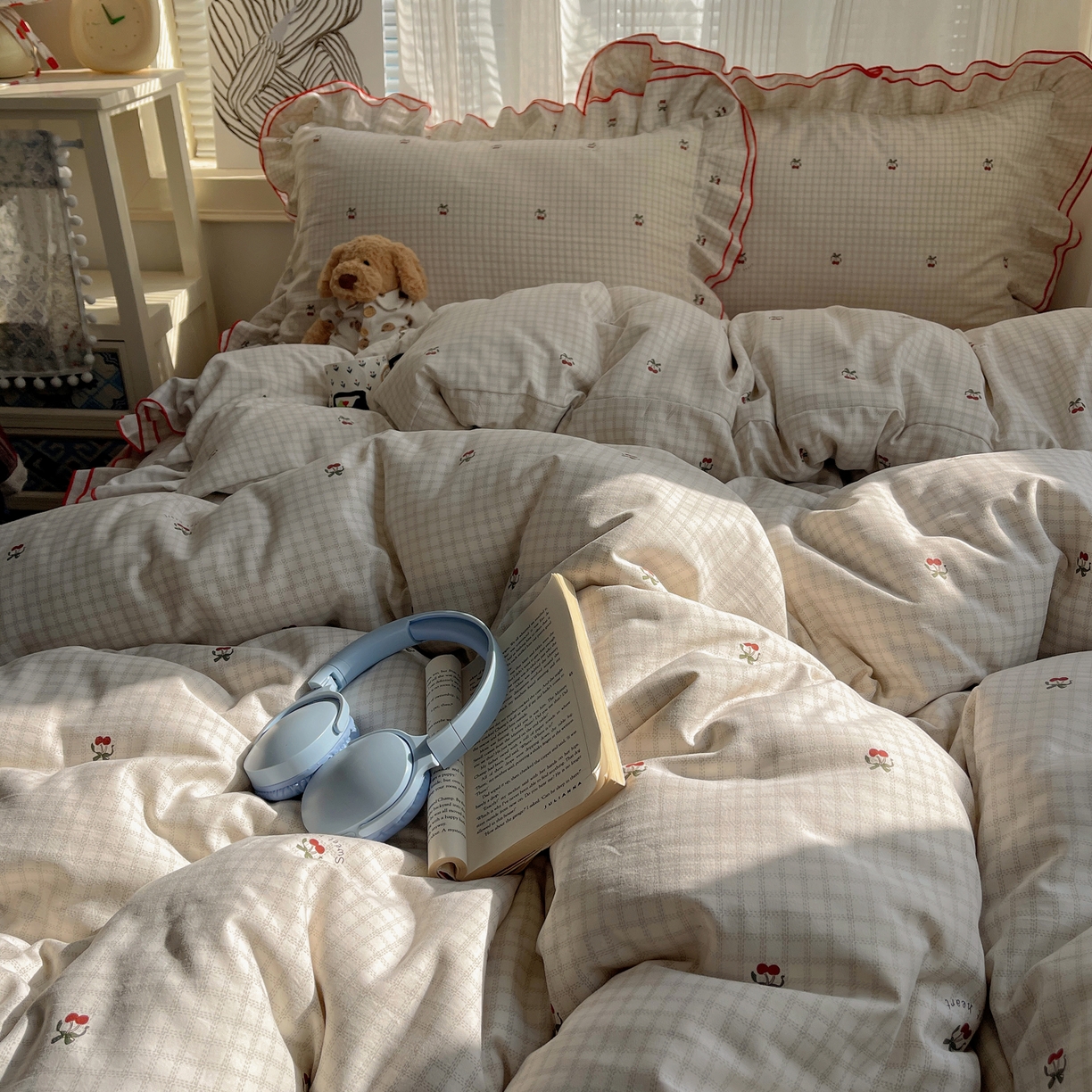 91家纺网 家纺一手货源 找家纺 瑞莱 （持续上新）2026新款舒柔水洗棉小清新双层花边四件套 红樱桃