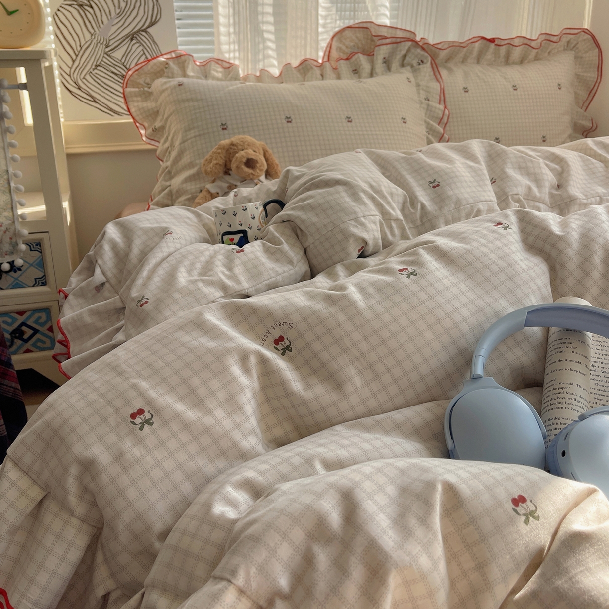 91家纺网 家纺一手货源 找家纺 瑞莱 （持续上新）2026新款舒柔水洗棉小清新双层花边四件套 红樱桃